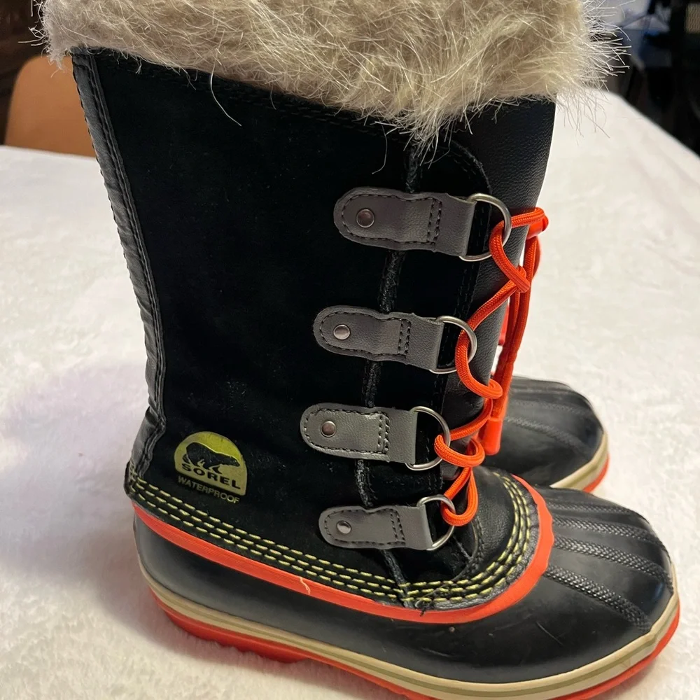 Sorel Joan of Arctic Waterproof Winter Snow Boots Black Orange Youth 4